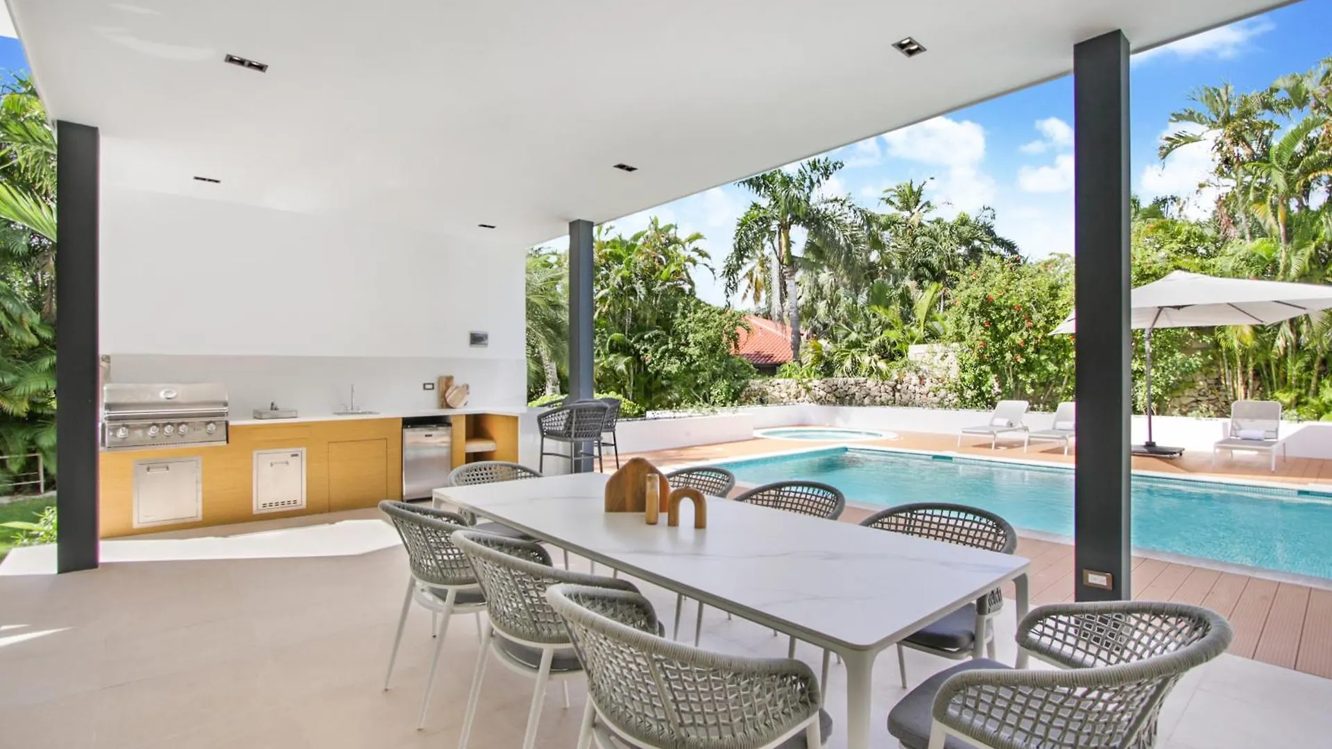 Private Two-Storey Casa De Campo Villa With Pool, Jacuzzi And Golf Cart La Romana Dominican Republic