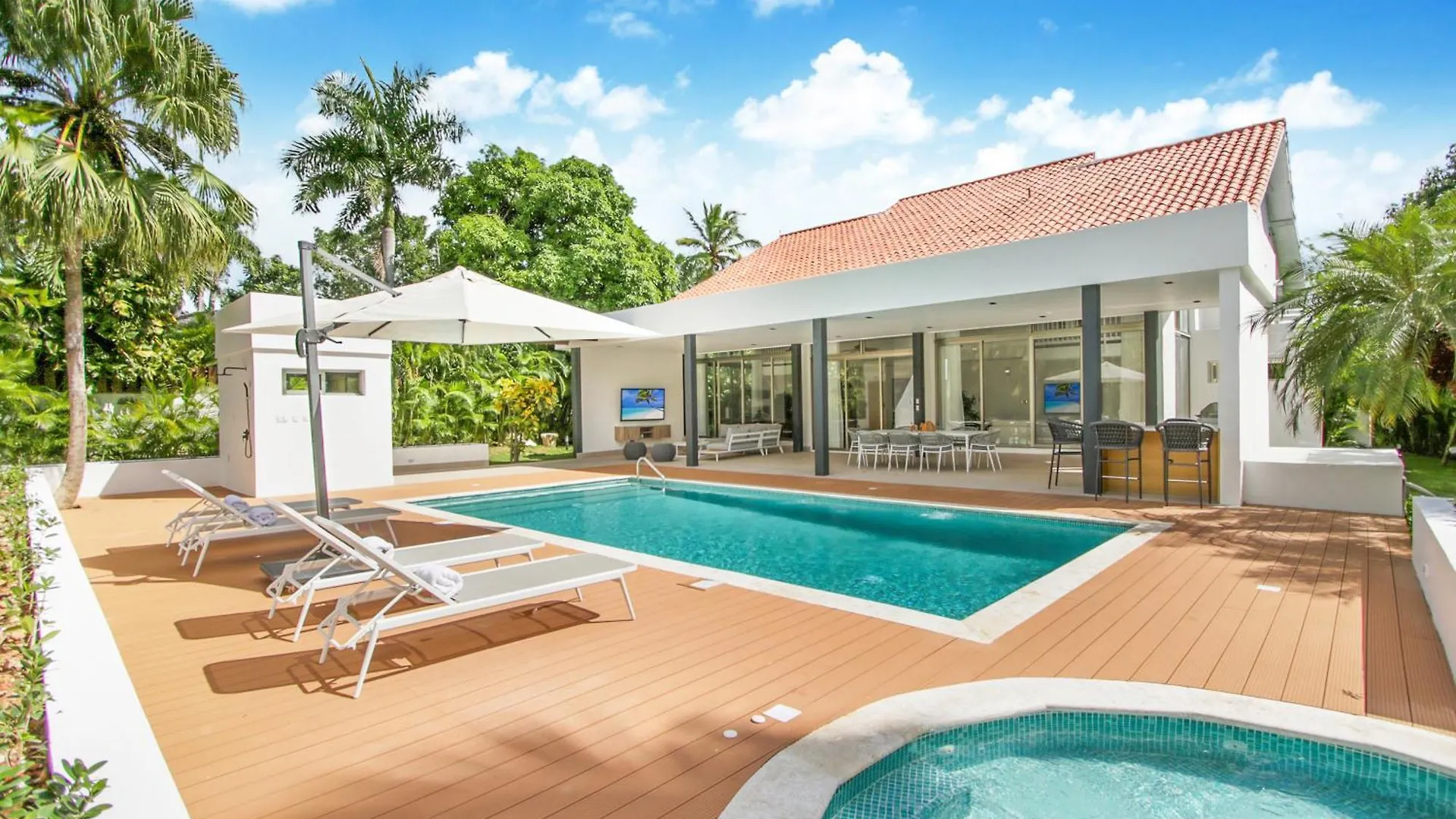 Private Two-Storey Casa De Campo Villa With Pool, Jacuzzi And Golf Cart La Romana